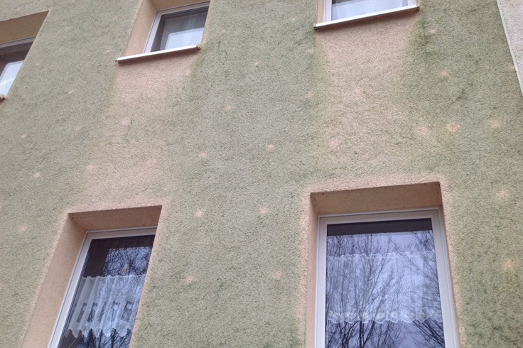 Negatives Beispiel einer nicht funktionierenden Dämmfassade
