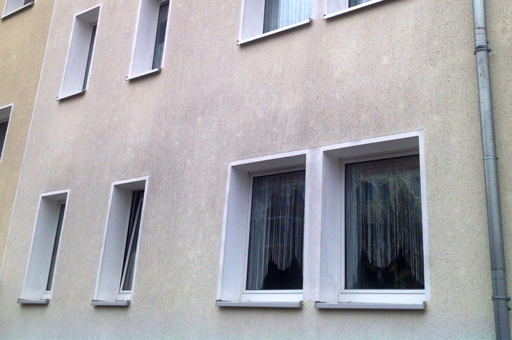 Negatives Beispiel einer nicht funktionierenden Dämmfassade