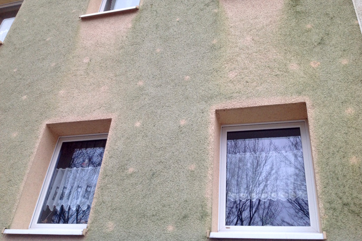 Negatives Beispiel einer nicht funktionierenden Dämmfassade