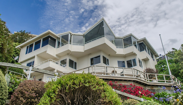 Villa am Berghang